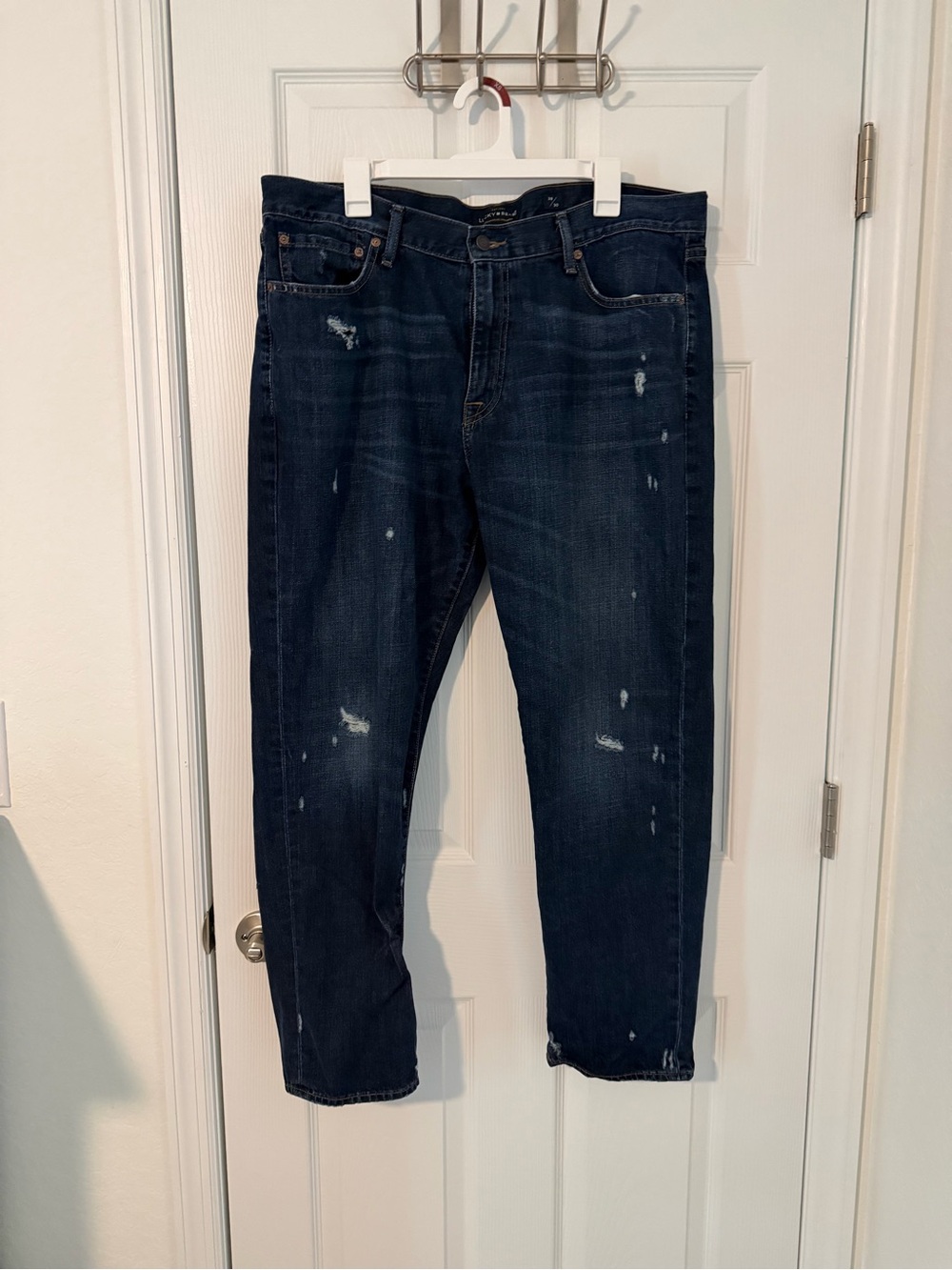 Lucky Brand Men's Dark Wash Distressed Relaxed Jeans